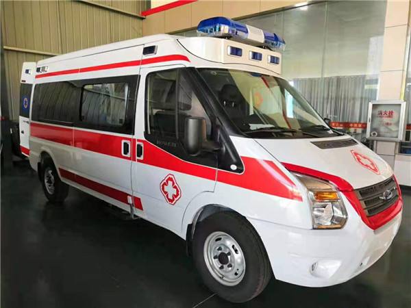 康平县福特V362救护车